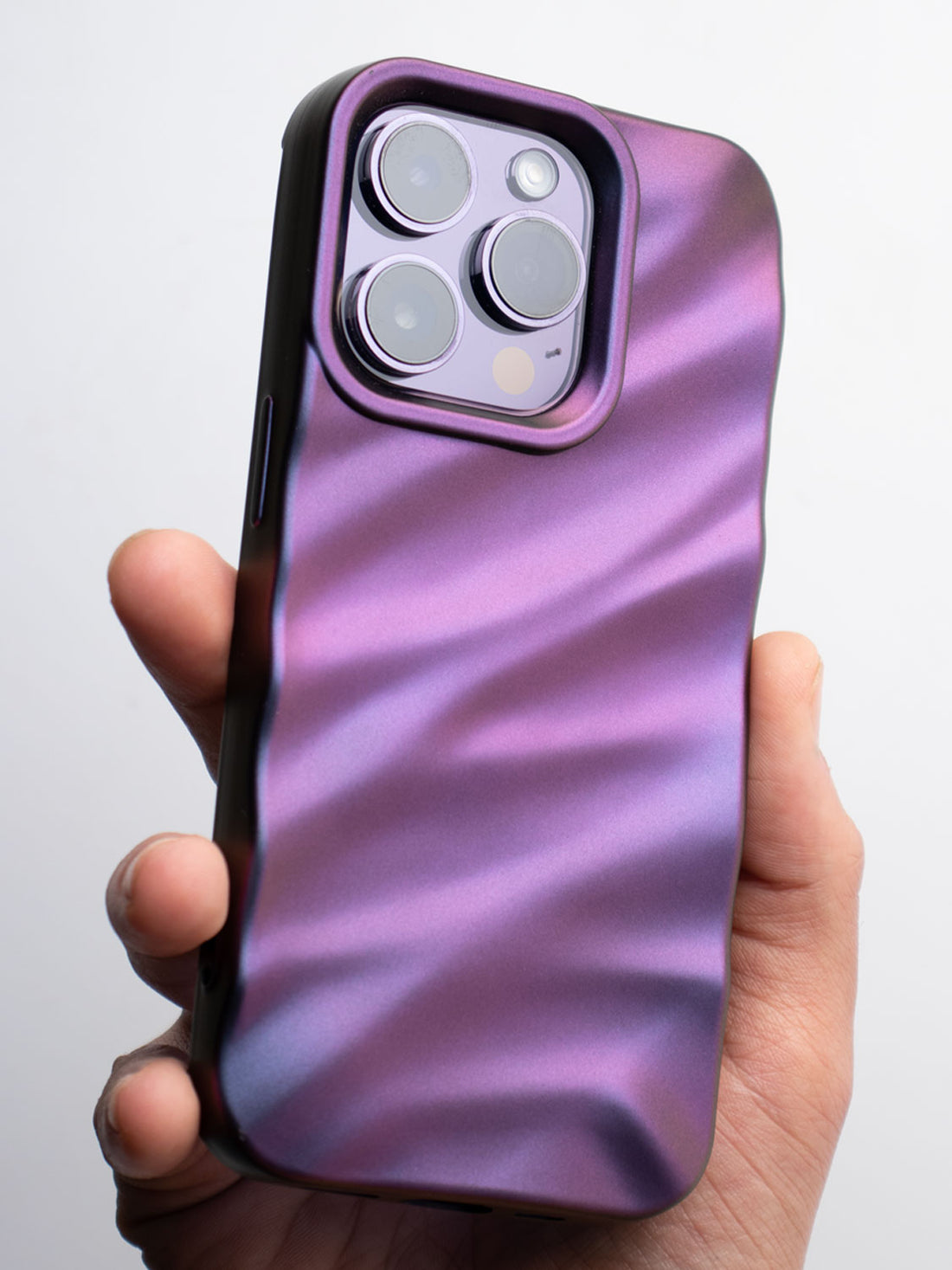 Shimmering Waves Flexible Case - iPhone 14 Pro (Purple)