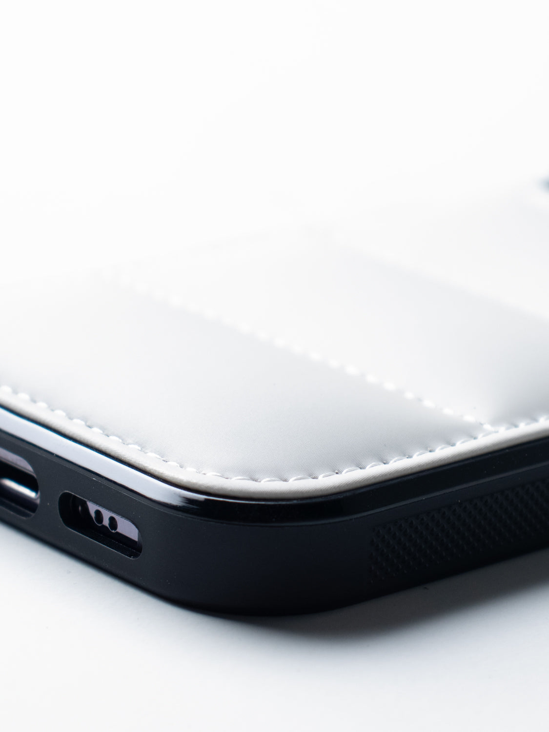 Slim iPhone 13 Pro Cover