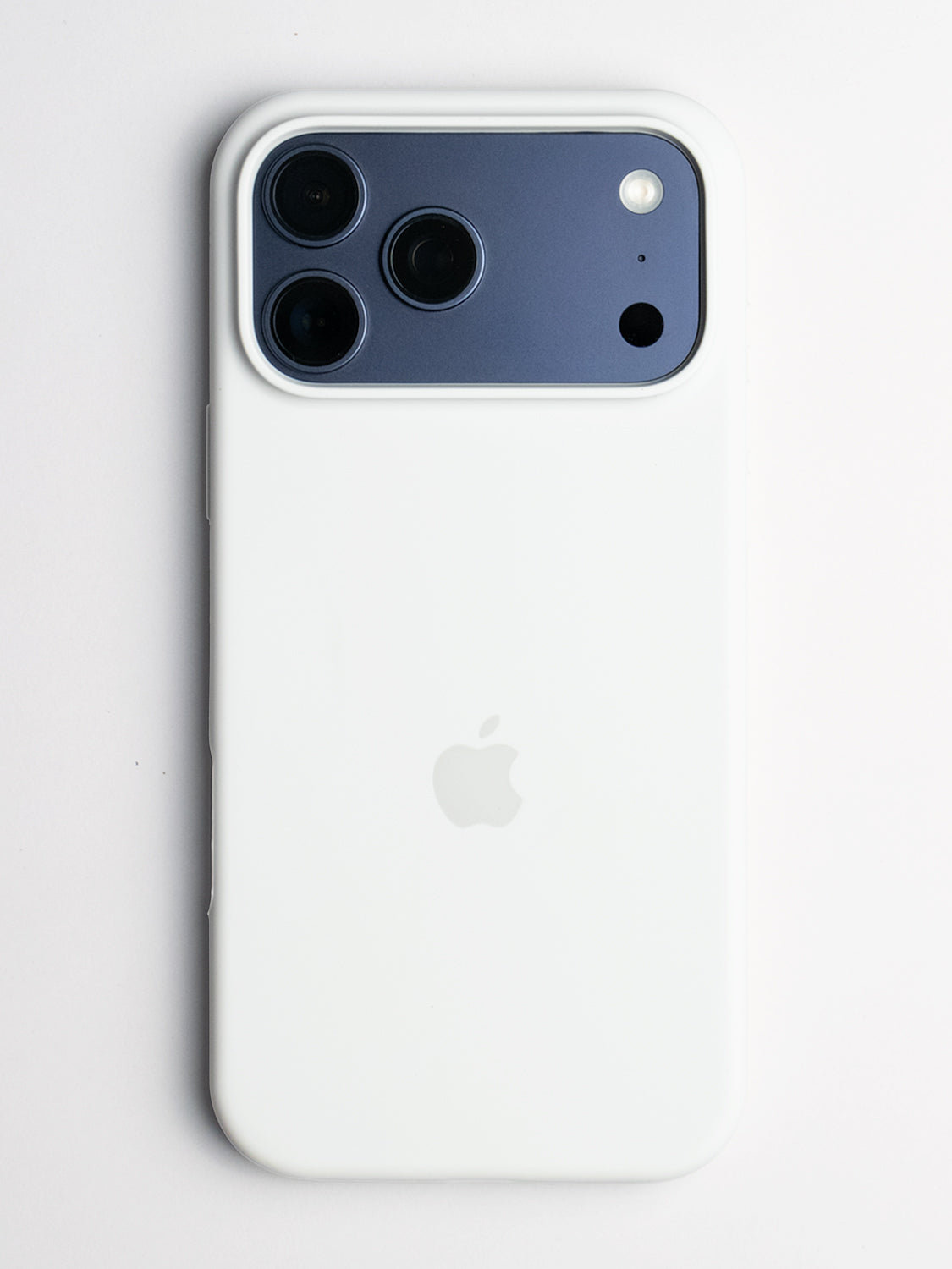Silicone Case - iPhone 16 (White)