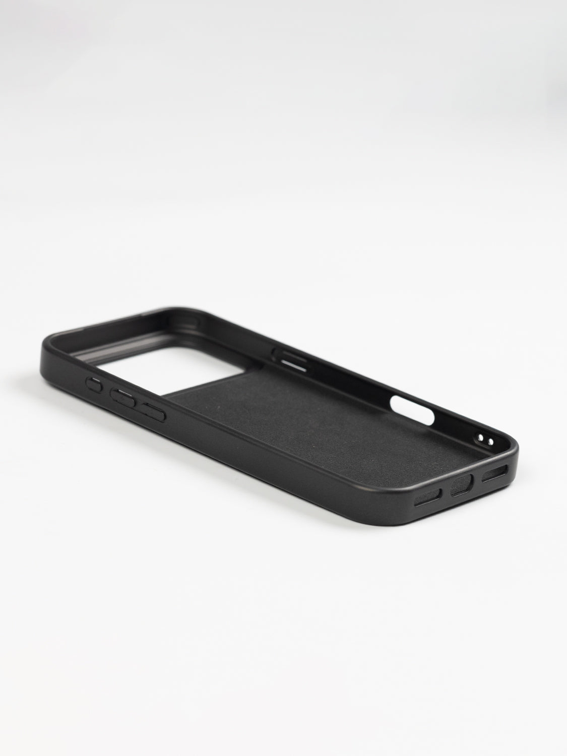 Metallic Case Travel Edition  - iPhone 17 Pro (Black)