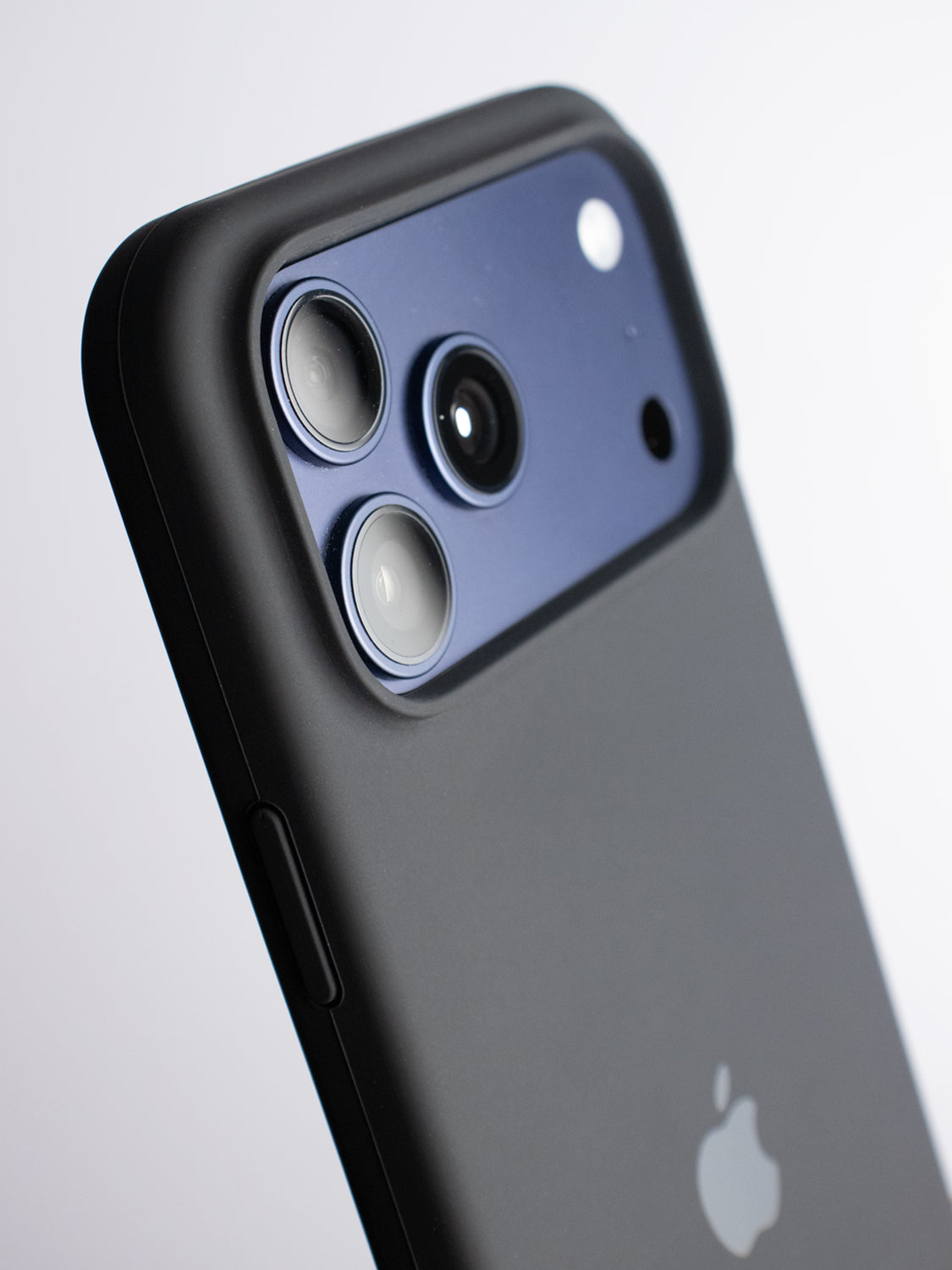 Silicone Case - iPhone 17 Pro (Black)