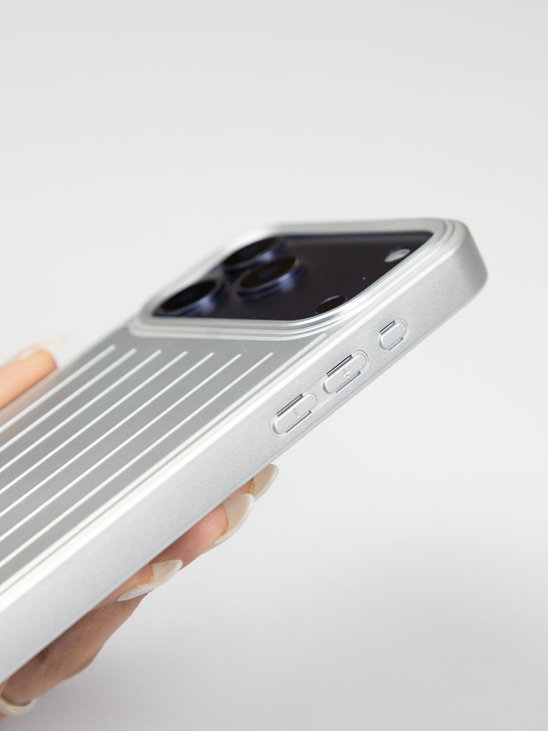 Metallic Case Travel Edition  - iPhone 17 Pro Max (Silver)