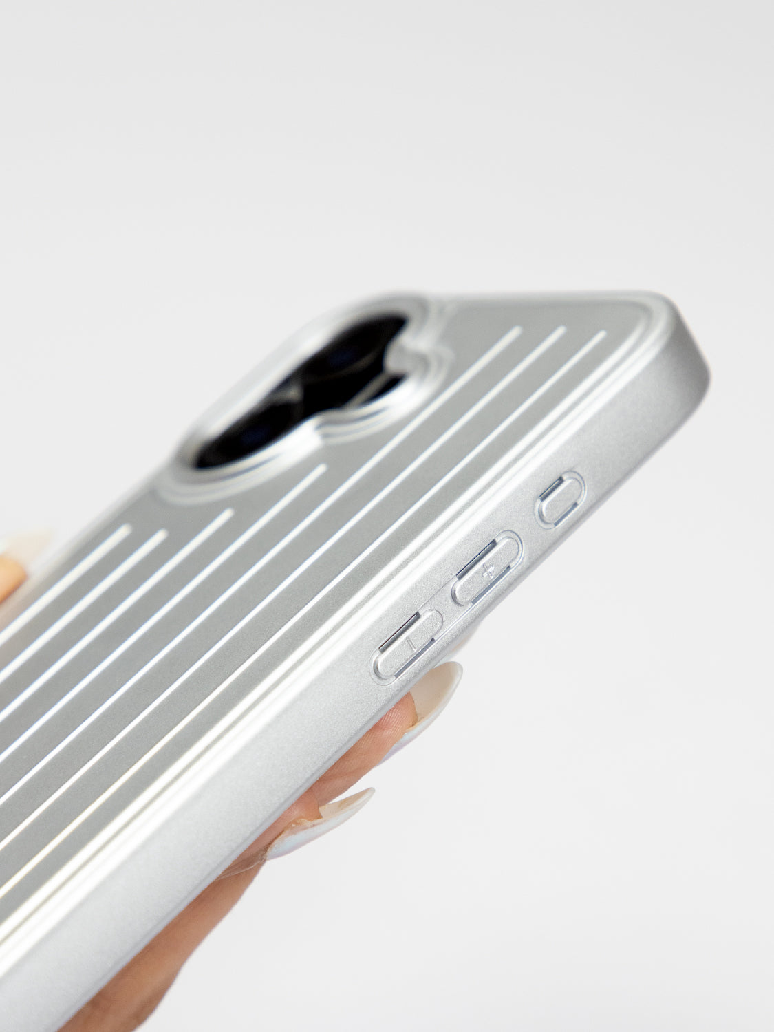 Metallic Case Travel Edition  - iPhone 17 (Silver)