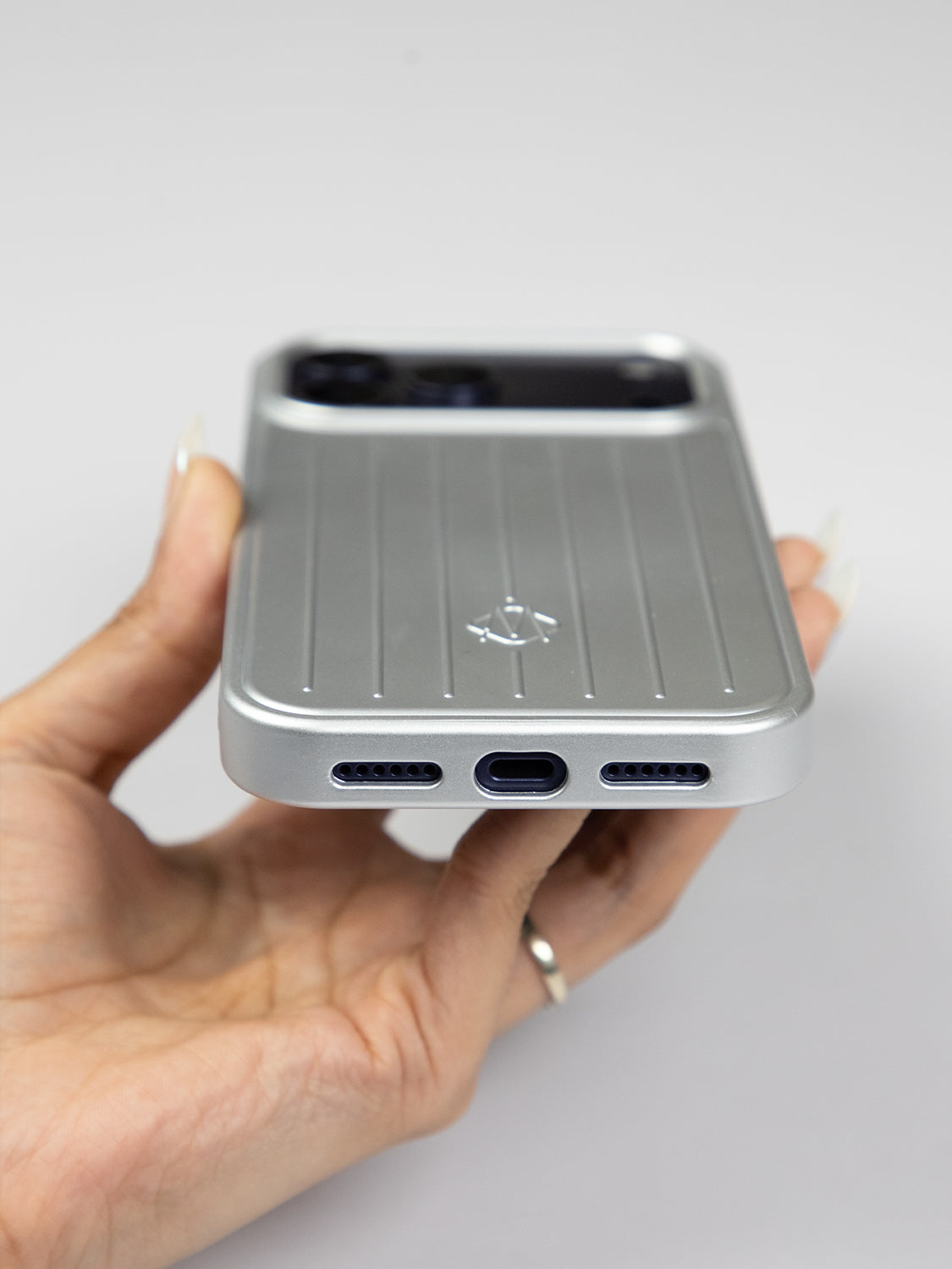 Metallic Case Travel Edition  - iPhone 17 Pro Max (Silver)