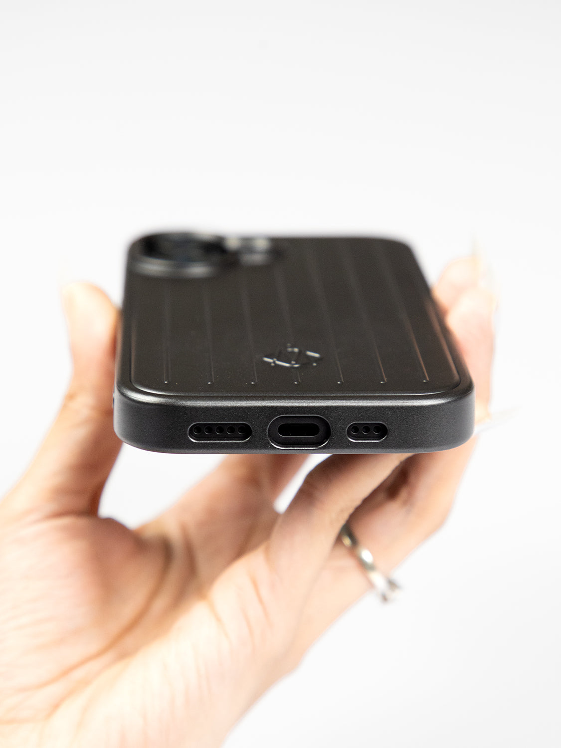 Metallic Case Travel Edition  - iPhone 16 (Black)