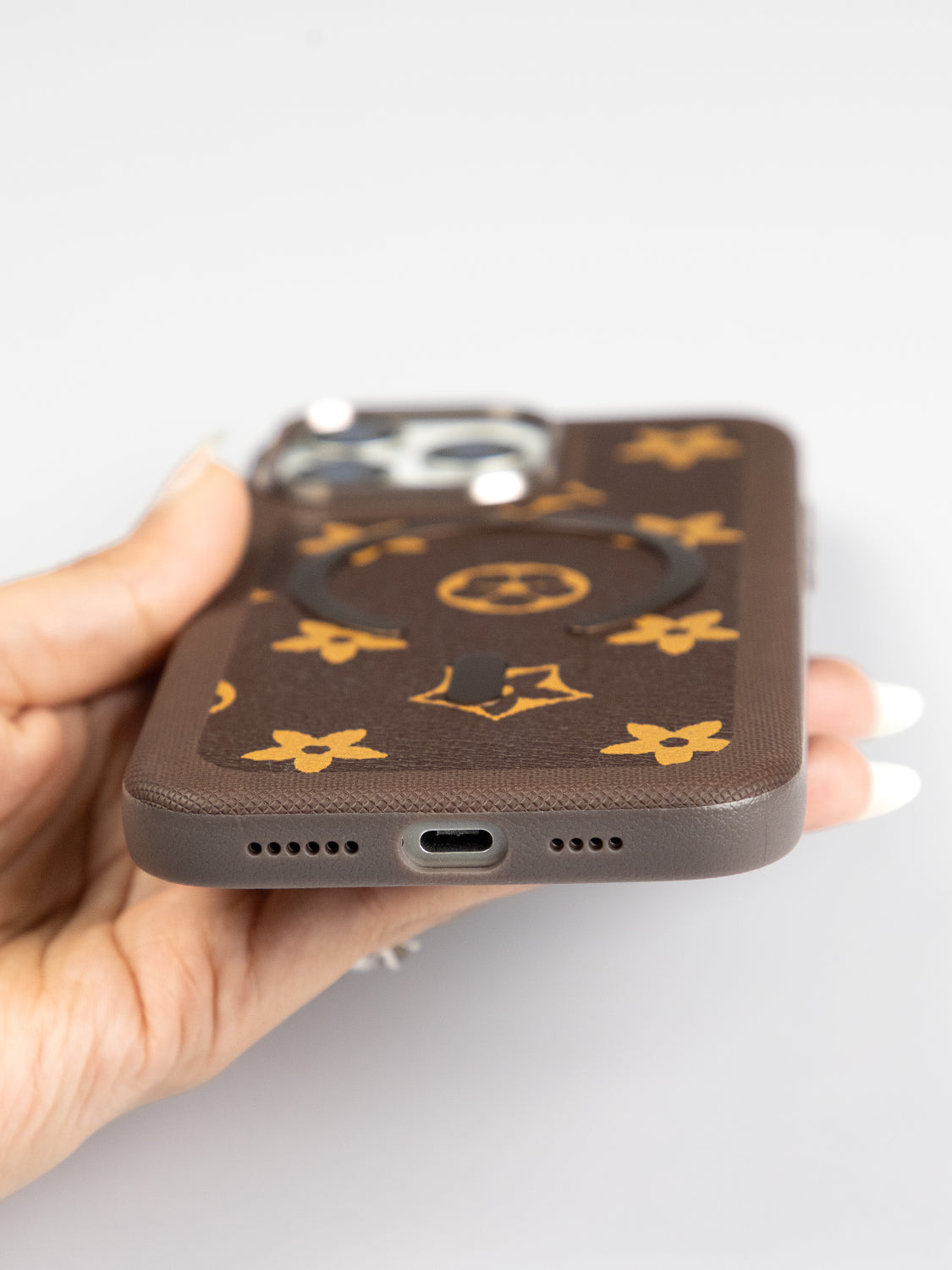 MagSafe Dual Texture Leather Pattern Case - iPhone 16 Pro (Dark Brown)