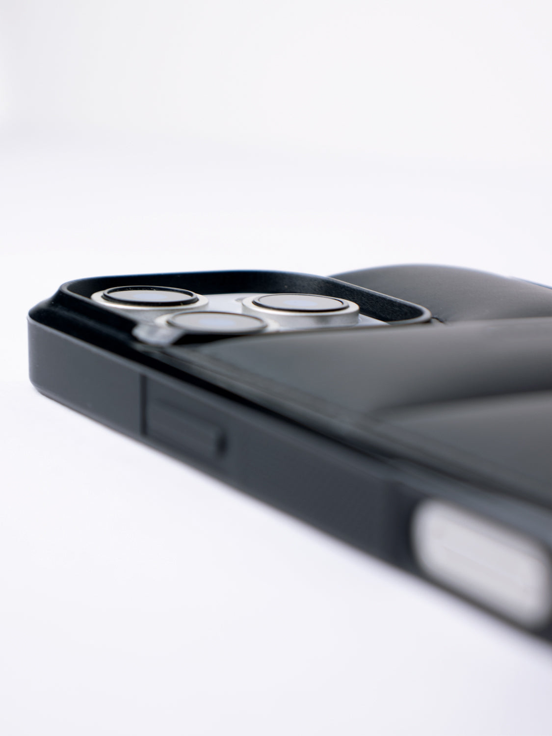 Essentials Puffer Case - iPhone 14 (Black)