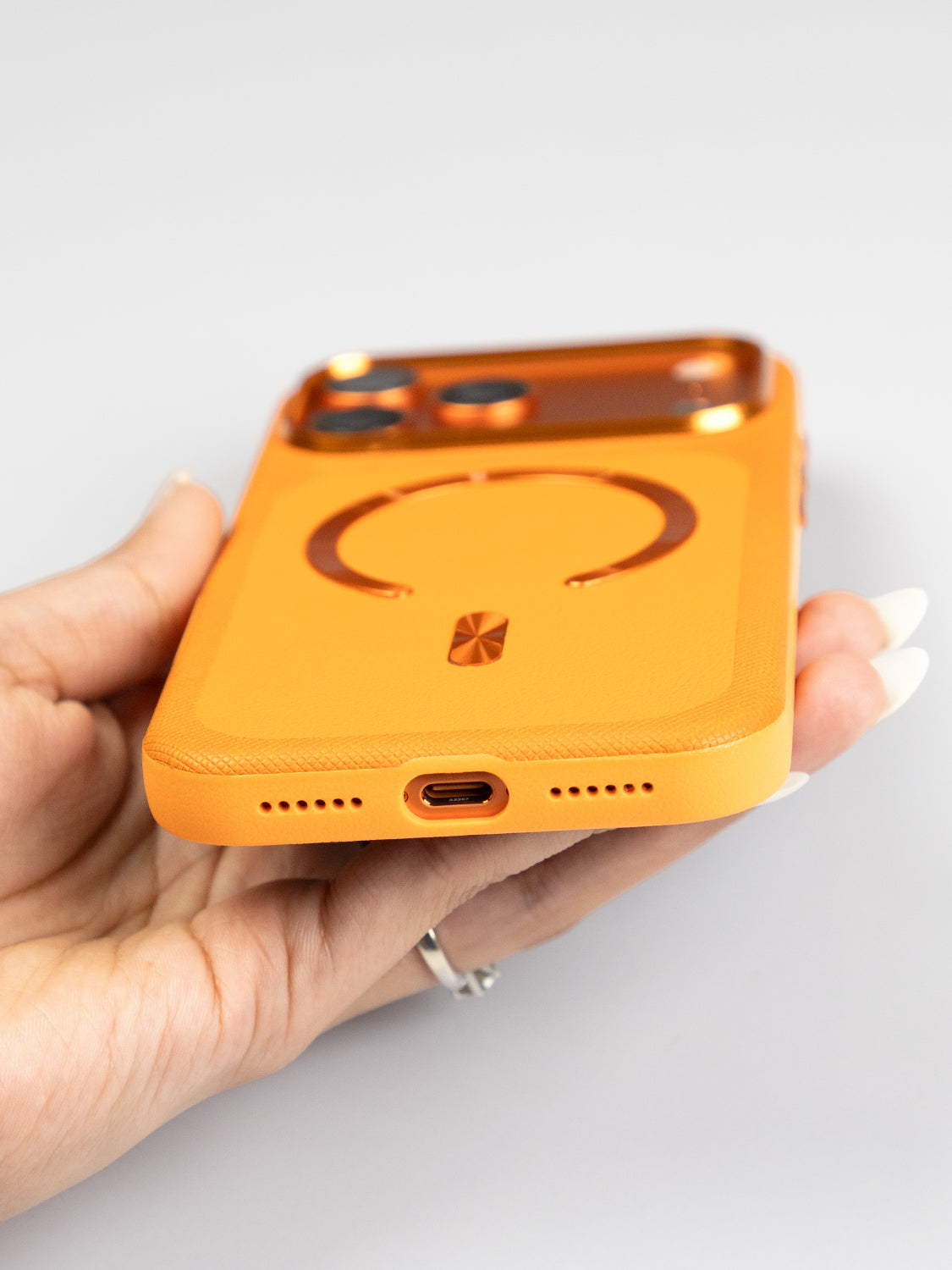 MagSafe Dual Texture Leather Case - iPhone 17 Pro (Orange)