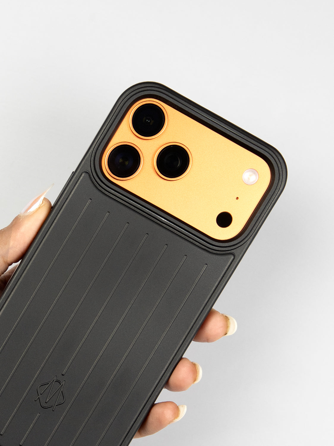 Metallic Case Travel Edition  - iPhone 17 Pro Max (Black)