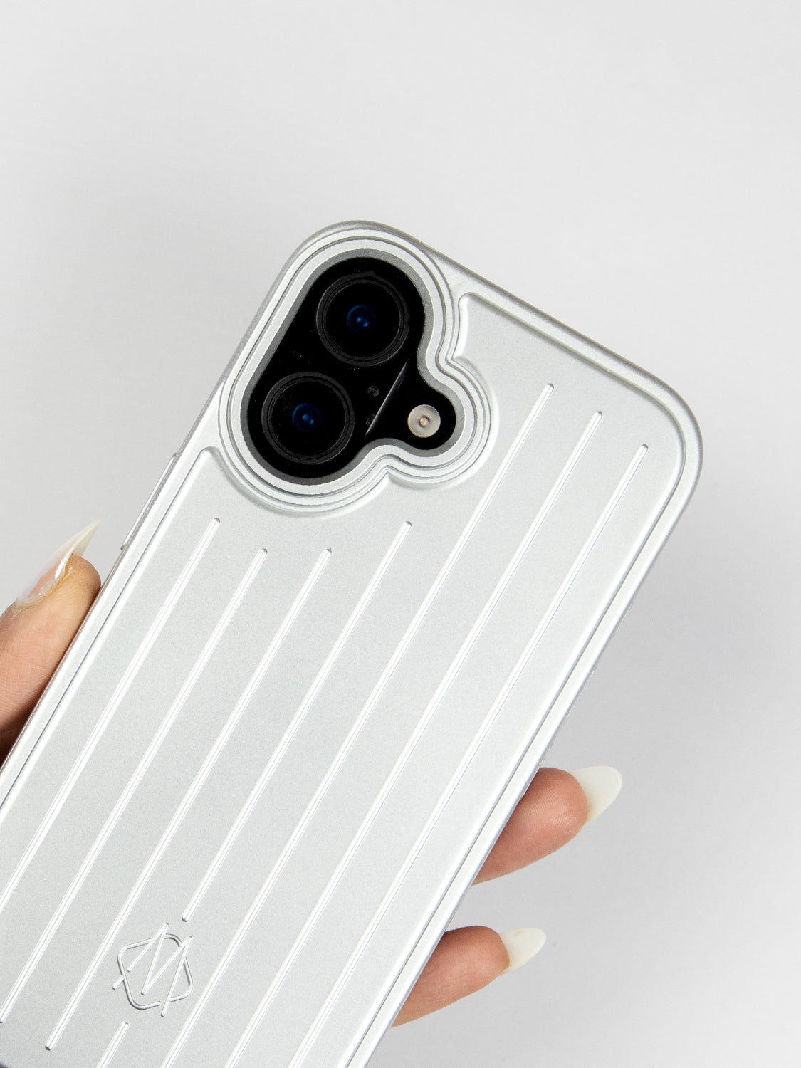 Metallic Case Travel Edition  - iPhone 17 (Silver)