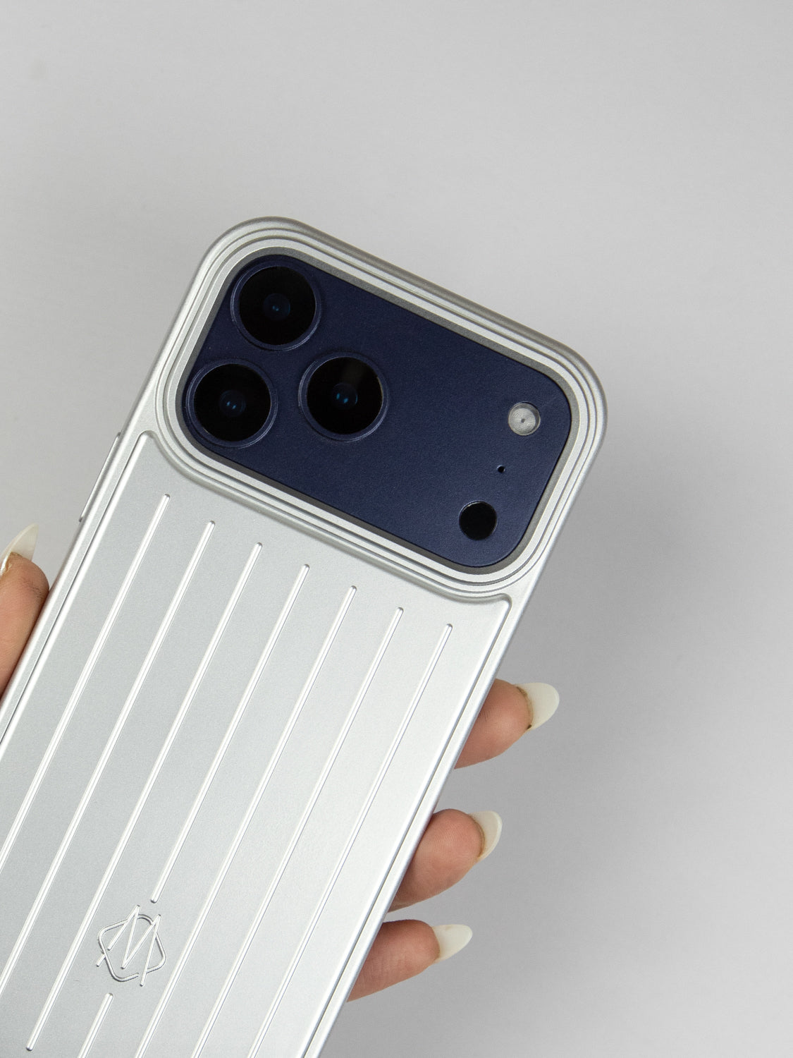 Metallic Case Travel Edition  - iPhone 17 Pro Max (Silver)