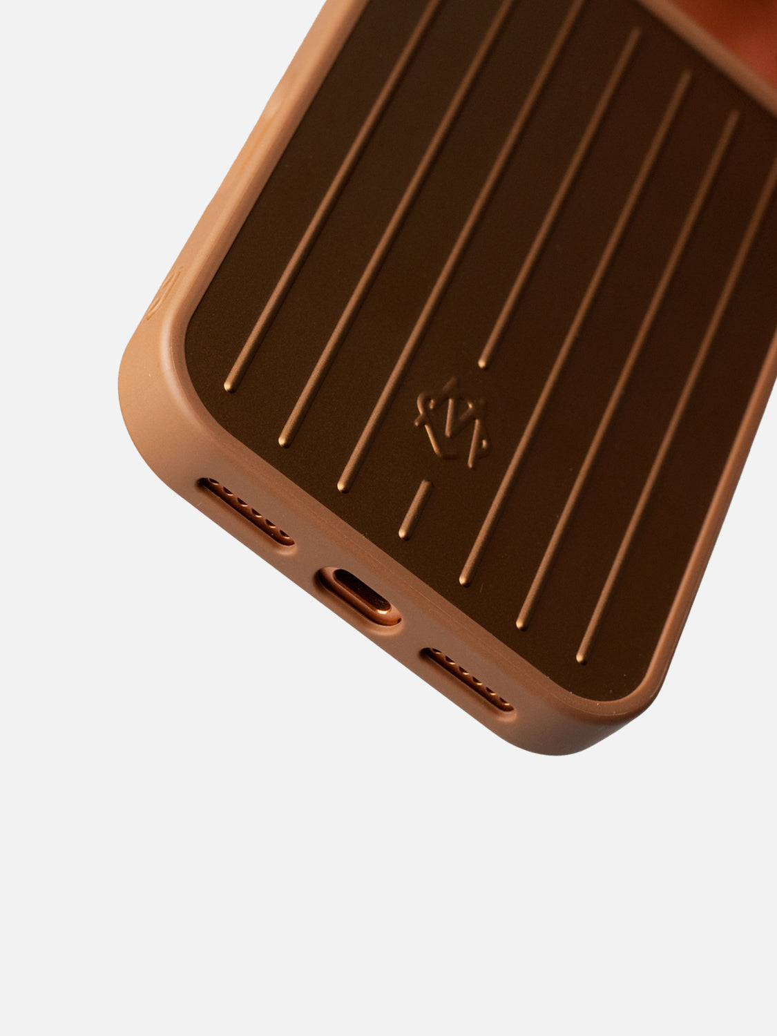 Metallic Case Travel Edition 2.0 - iPhone 16 Pro (Caramel Brown)