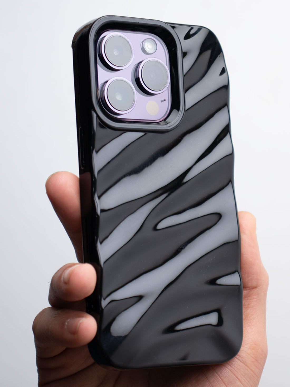 Shimmering Waves Flexible Case - iPhone 14 Pro (Black)