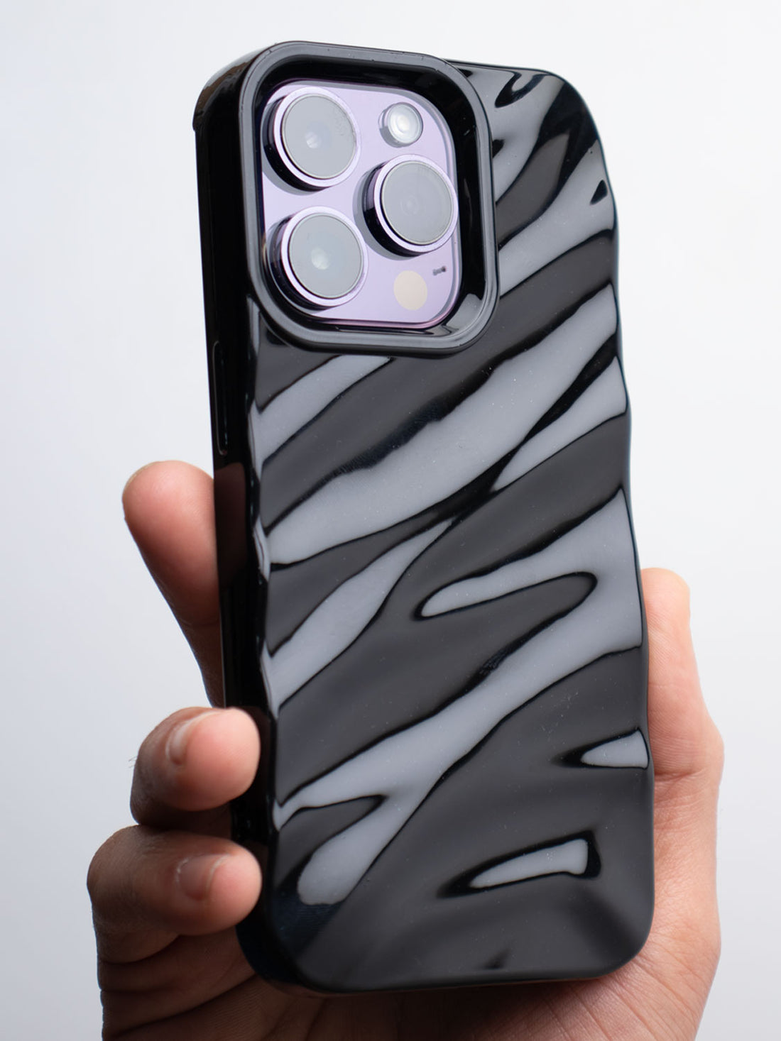 Shimmering Waves Flexible Case - iPhone 12 (Black)