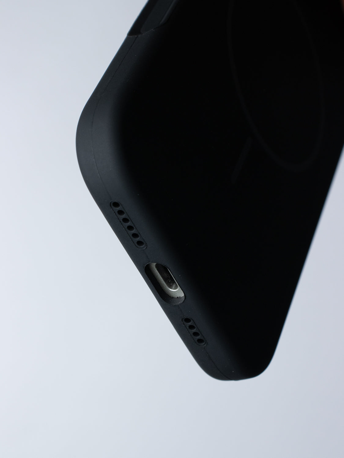 Magsafe Silicone Case - iPhone 17 (Black)