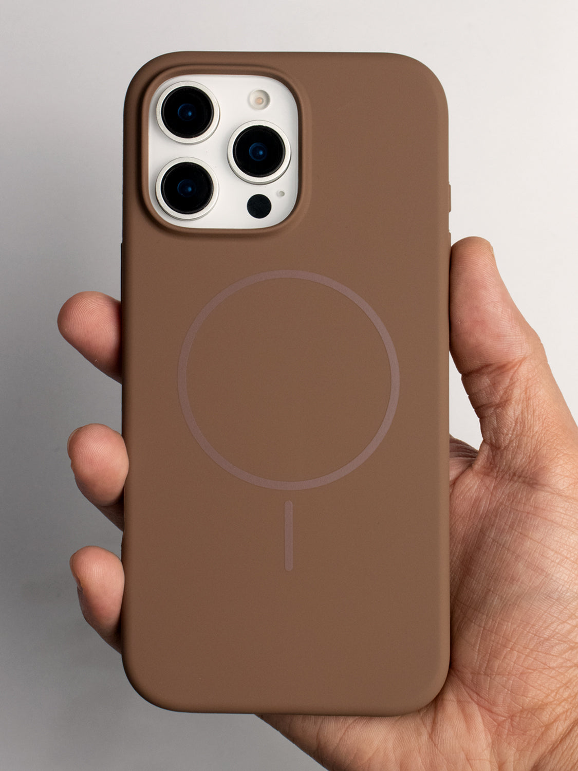 Magsafe Silicone Case - iPhone 17 (Brown)