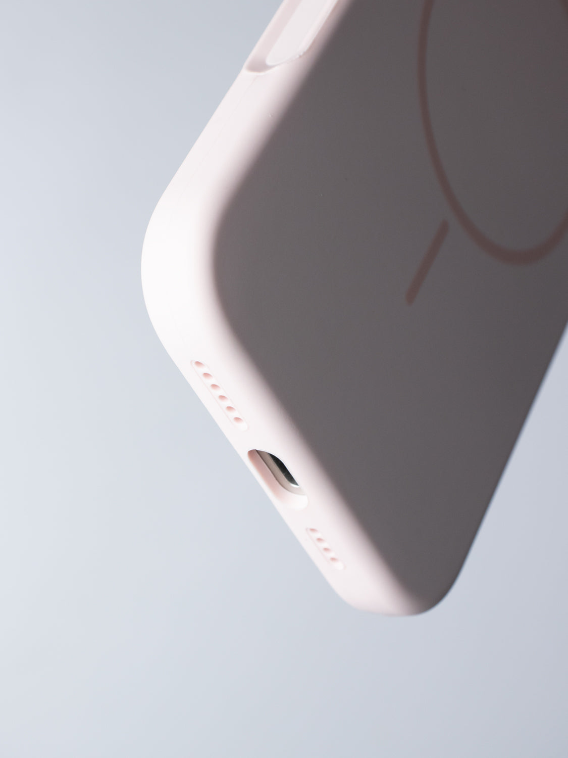 Magsafe Silicone Case - iPhone 17 (Pastel Pink)