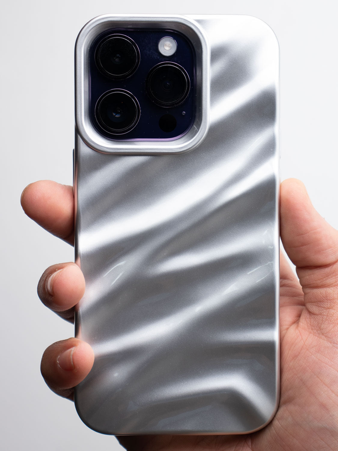 Shimmering Waves Flexible Case - iPhone 14 Pro Max (Silver)