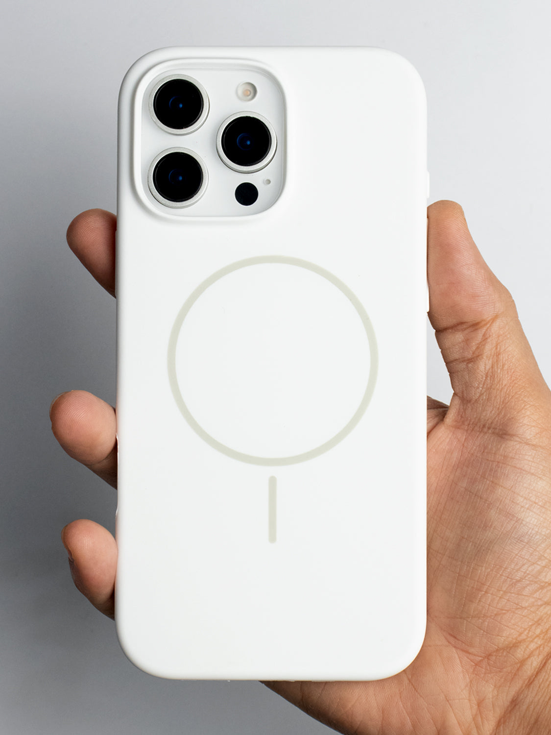 Magsafe Silicone Case - iPhone 17 (White)