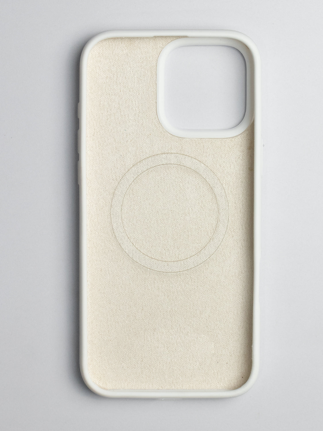 Magsafe Silicone Case - iPhone 16 (White)
