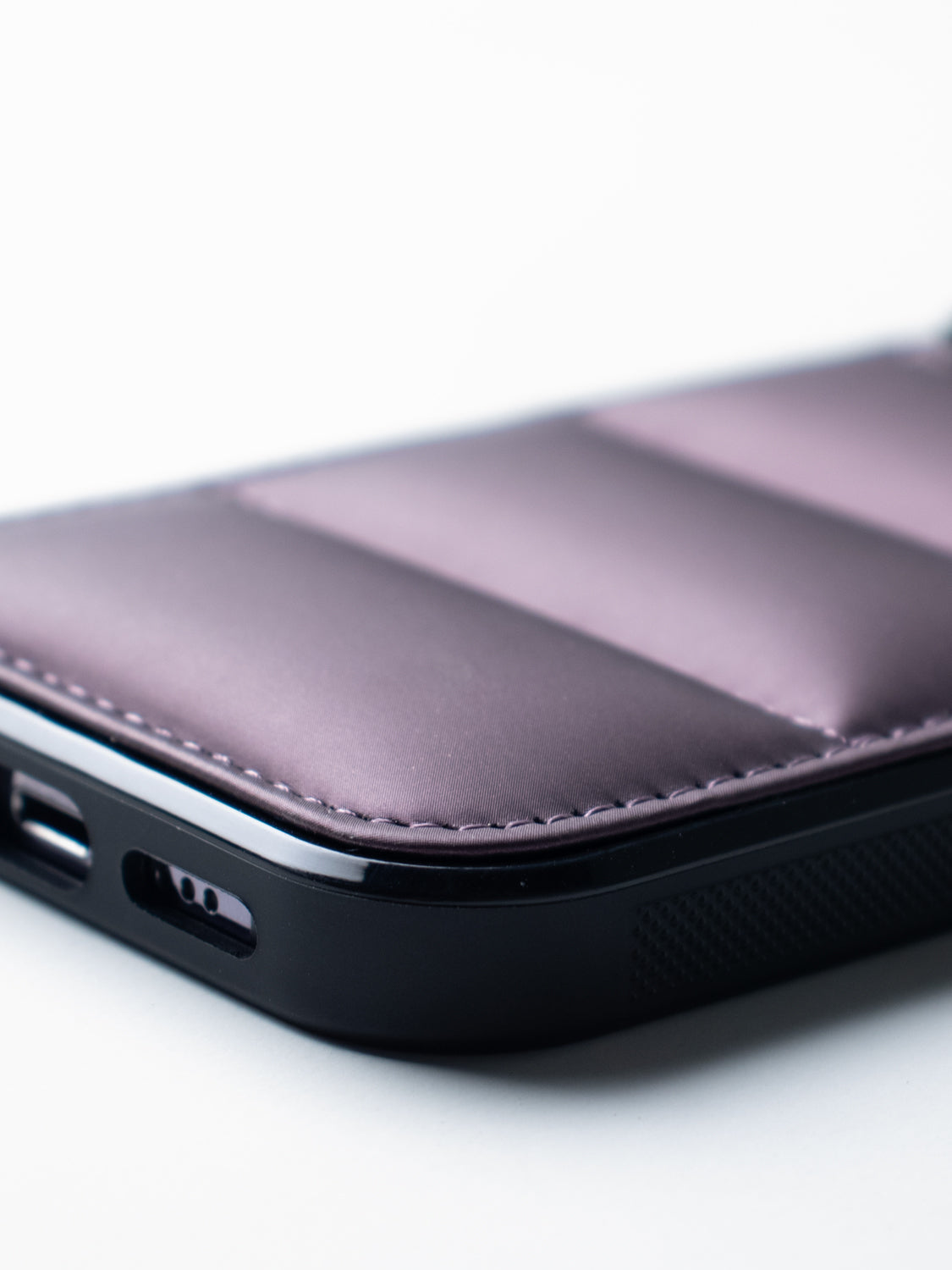 Slim iPhone 15 Pro Cover